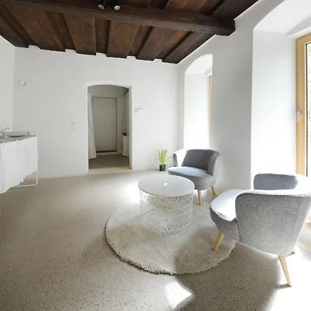 Huebsches Im Herzen Von *